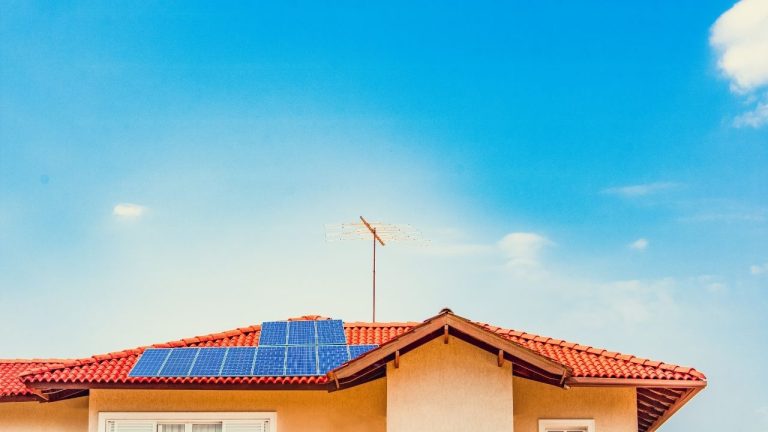 Como instalar energia solar em sua casa?