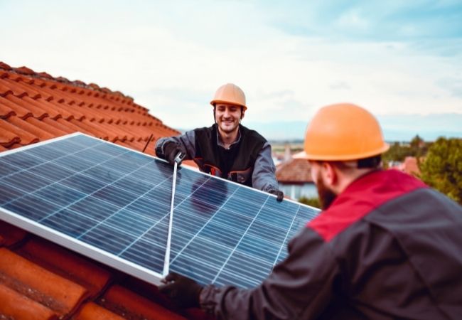 o setor ainda criará diversos empregos nas áreas de instalação e manutenção de sistemas solares