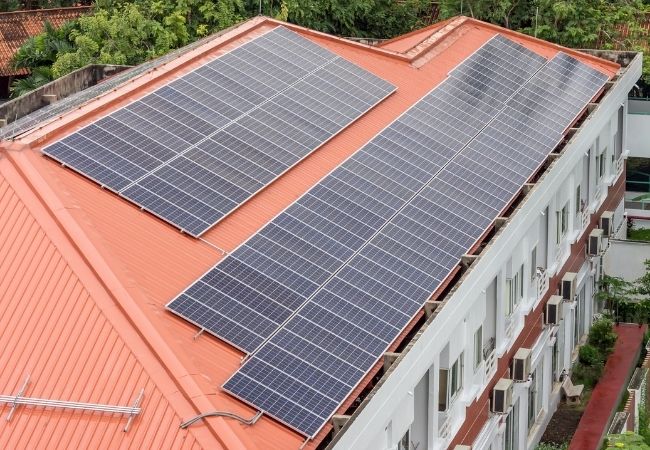 Um sistema fotovoltaico residencial pode variar dependendo do projeto