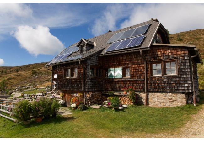 Casa com placa solar 