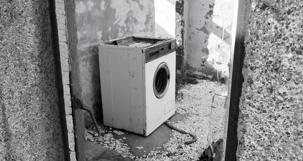 perigos de máquinas de lavar velhas