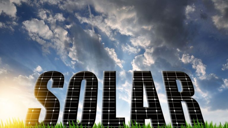 Quanto custa 1 placa solar?