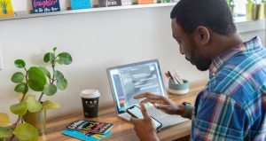 quanto ganha um vendedor de energia solar