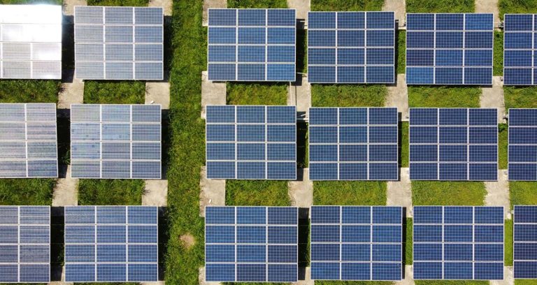 Mercado de painéis solares: crescimento e avanços