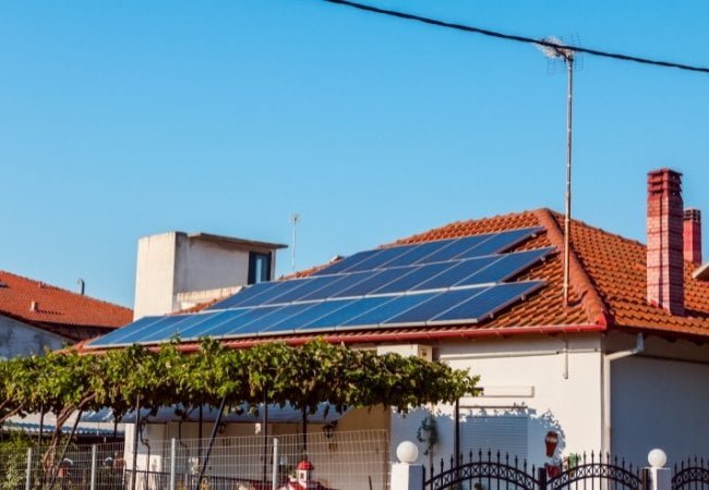 Veja na prática como é feita a compensação de energia solar gerada