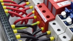 Saiba o que é um String Box, seus principais componentes e como eles funcionam