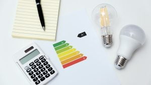 Saiba tudo sobre a taxa mínima de Luz, e como fica essa cobrança com a geração de energia solar