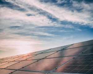 Veja as principais características do módulo monofacial