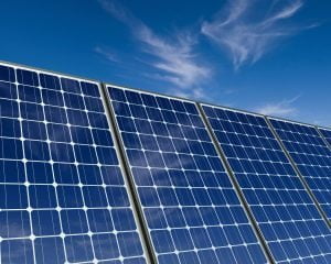 Entenda as principais diferenças entre um painel monocristalino e policristalino