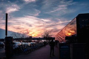 Painéis solares que se tornam outdoors