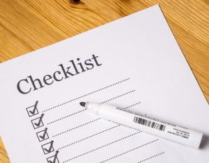 Aprenda a fazer um checklist para uma visita técnica a um cliente de energia solar