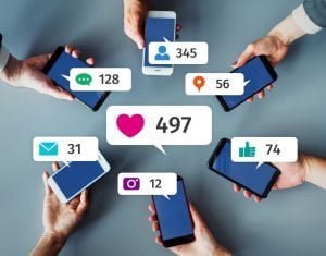 Veja como atrair clientes nas redes socais para comprar energia solar