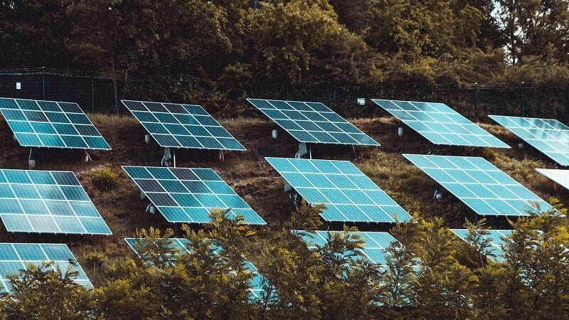 Painéis solares ajudarão na reconstrução da Ucrânia