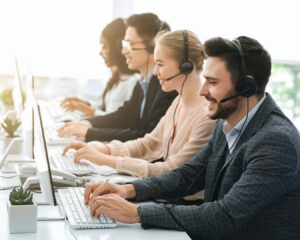 Conheça o auxiliar de vendas e como ele contribui para o crescimento do integrador solar.