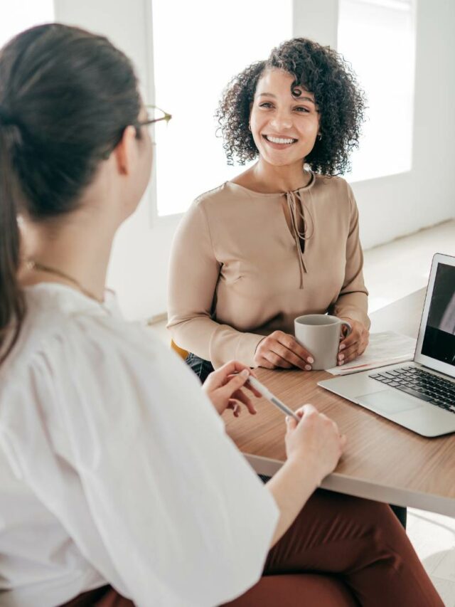 Como deve ser uma entrevista para vendedores de energia solar