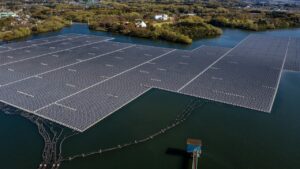 Painéis solares flutuantes podem chegar em regiões afastadas