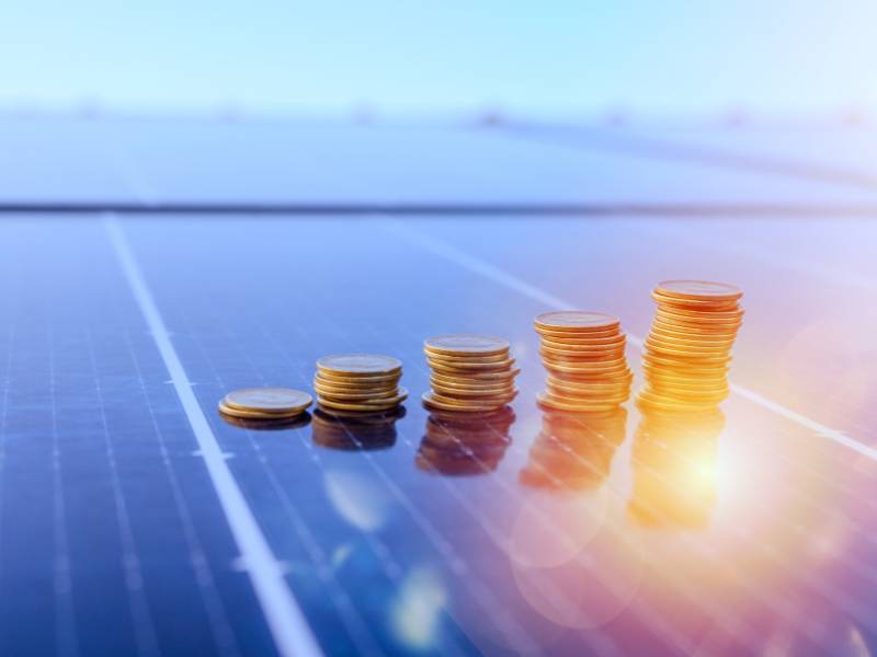 As expectativas dos clientes de energia solar geralmente são: economia e sustentabilidade.
