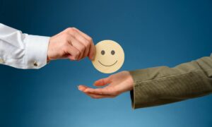 Veja com realizar um atendimento satisfatório para seu cliente de energia solar