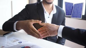 Como criar uma proposta comercial para clientes de energia solar.