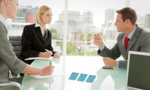 importância da persuasão em vendas de energia solar.