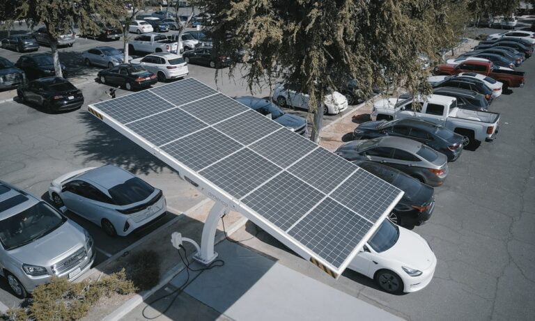Estacionamento solar : combinando flexibilidade e eficiência