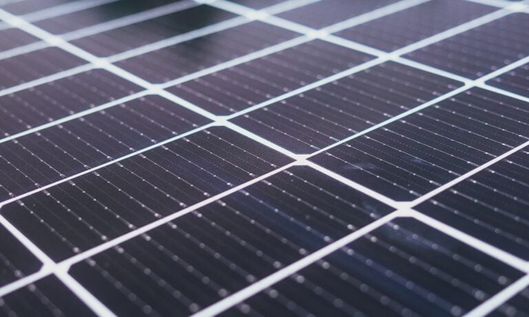 Painéis solares de silício e suas aplicações ilimitadas