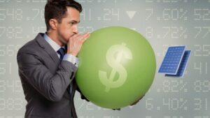 O impacto da inflação e das taxas de juros nas finanças das empresas de energia solar.