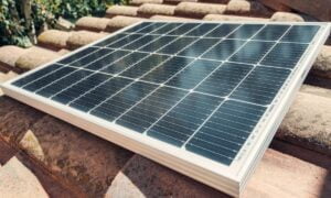 Painel solar em telhado