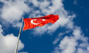 bandeira turquia e energia solar